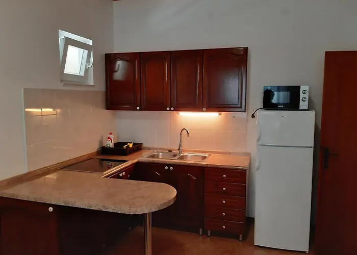 17716b Apartment *